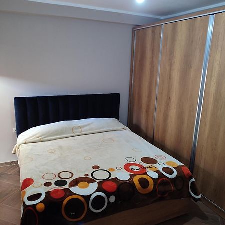 Maksimilian Apartament Durrës Buitenkant foto