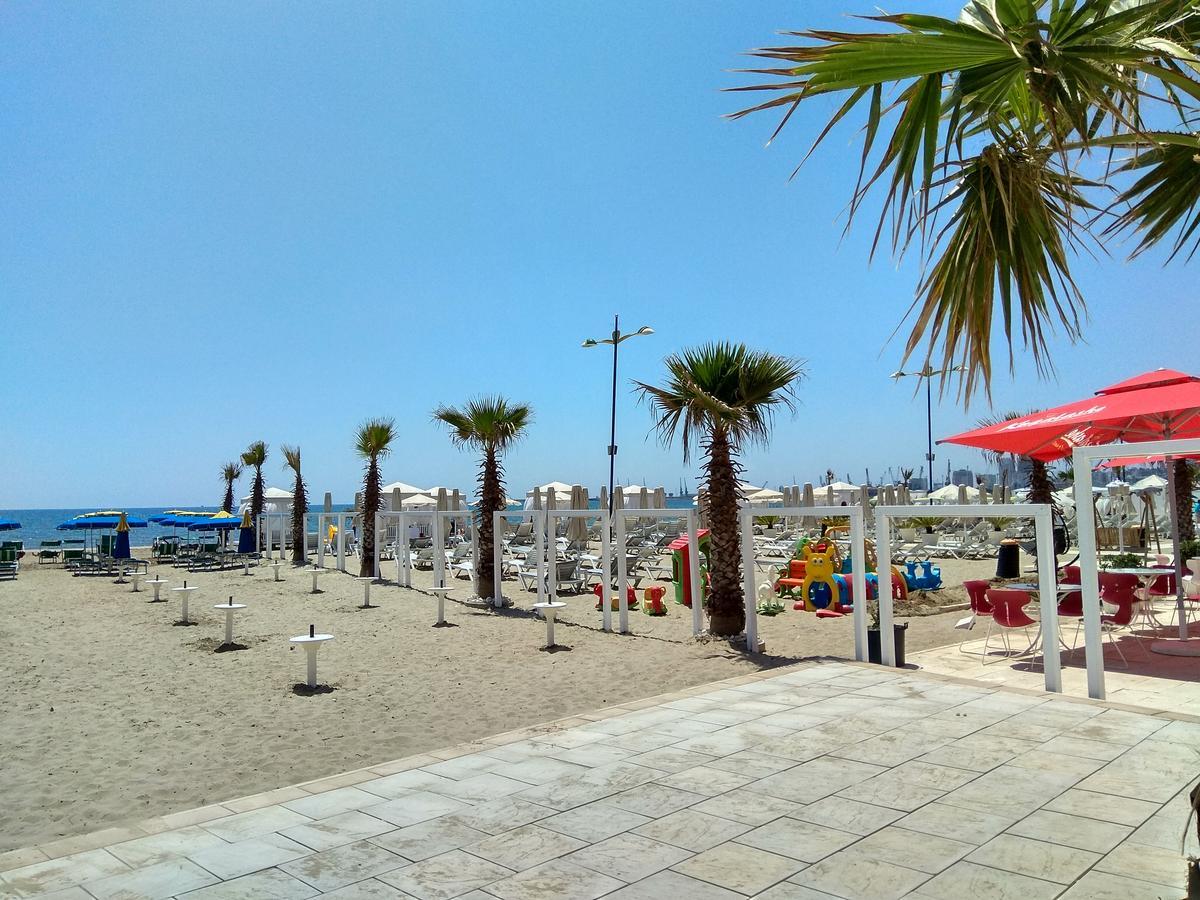 Maksimilian Apartament Durrës Buitenkant foto